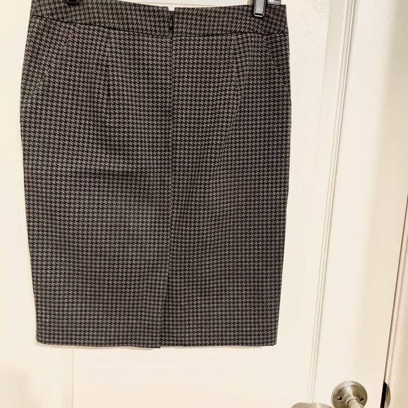 Black and Gray Pencil Skirt - Picture 2 of 8